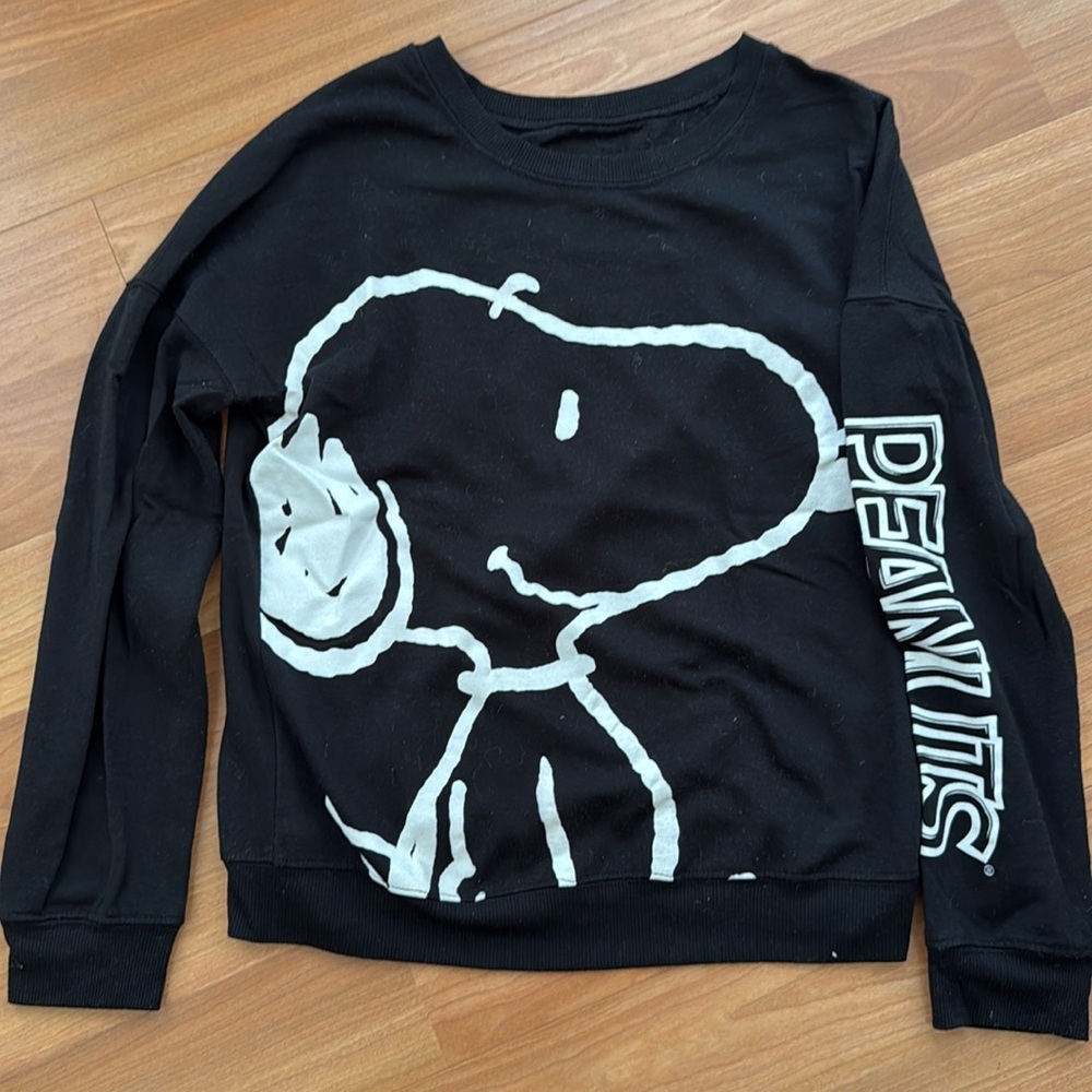 Peanuts Snoopy sweatshirt small